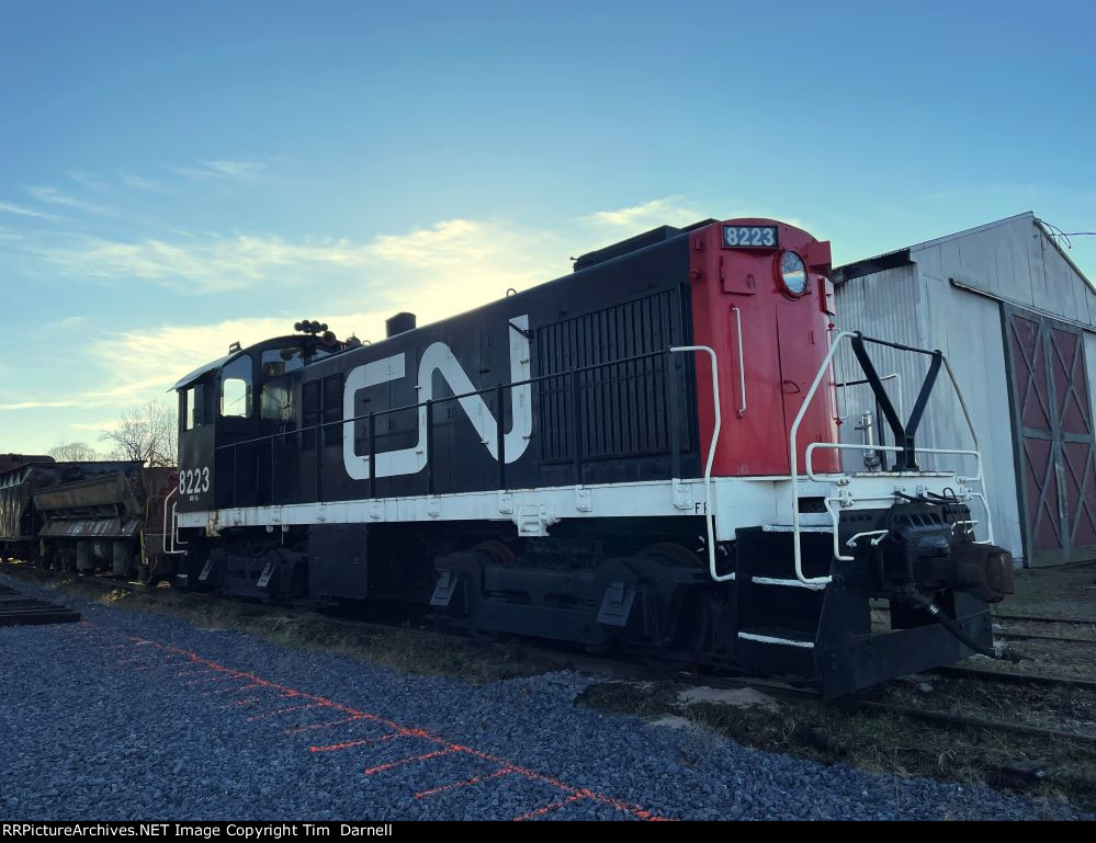 CN 8223